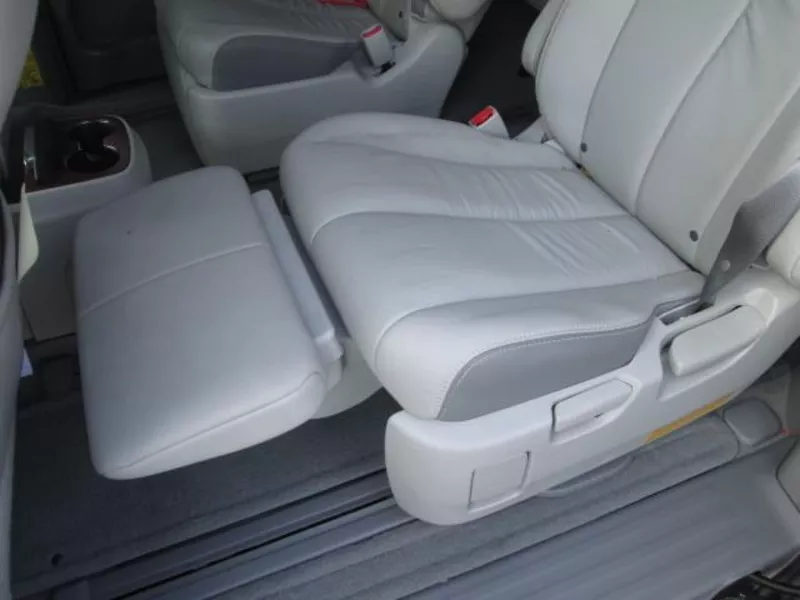 Toyota Sienna 2014 серый color..full вариант,  кожаные сиденья и пе 8