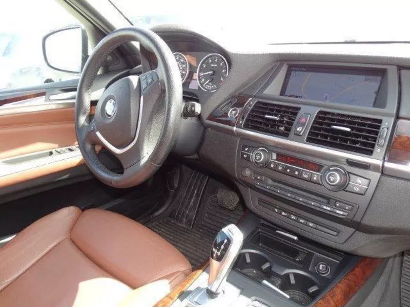 BMW X5 2011 белого цвета,  полный вариант,  движимый леди- 5