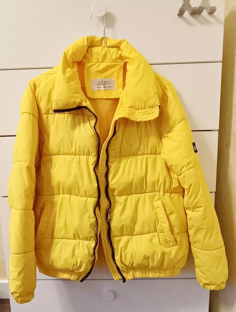 Женская курточка сочного лимонного цвета 2